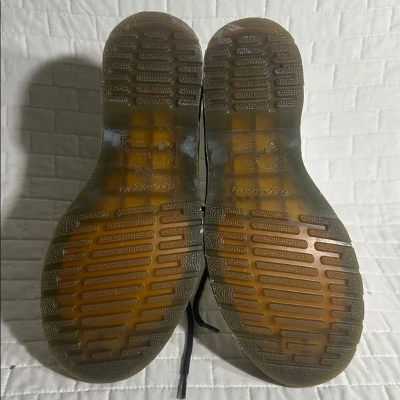 Dr. Martens 1460 8 Eye White Combat Boots with Black Laces. Please see photos - Picture 8 of 8